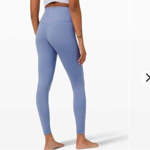Lululemon Align Pant 28"
Water Drop, size 6
